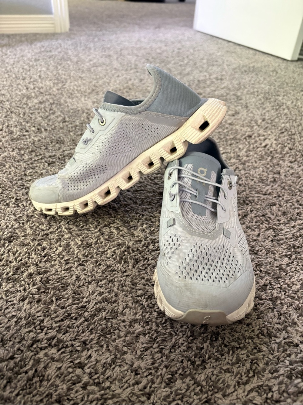 Womens Breathable On Clouds. Can be worn with heel back up or down. No laces.